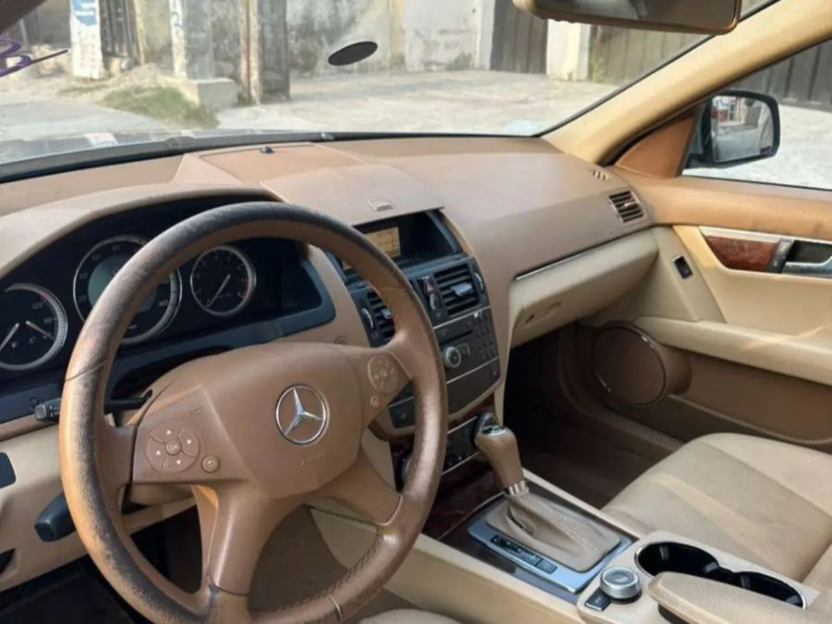 Mercedes benz - Image 5