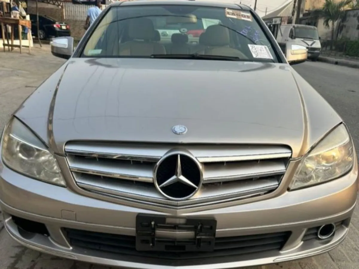 Mercedes benz - Image 7
