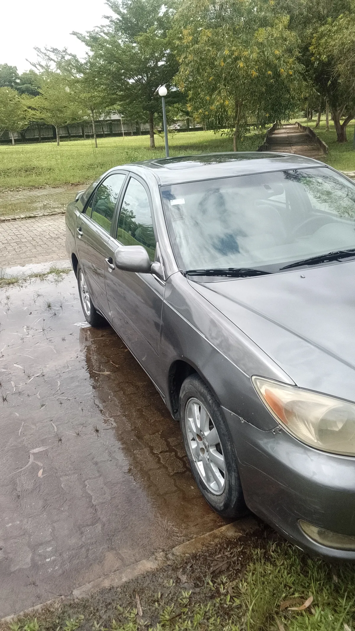 Toyota Camry XLE Big Daddy - Image 2