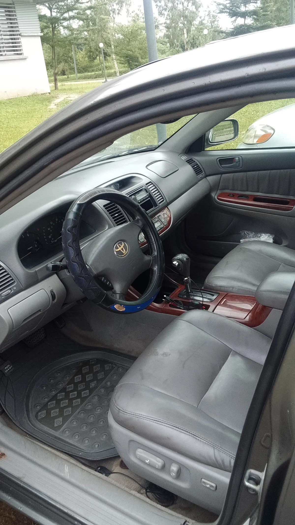 Toyota Camry XLE Big Daddy - Image 7