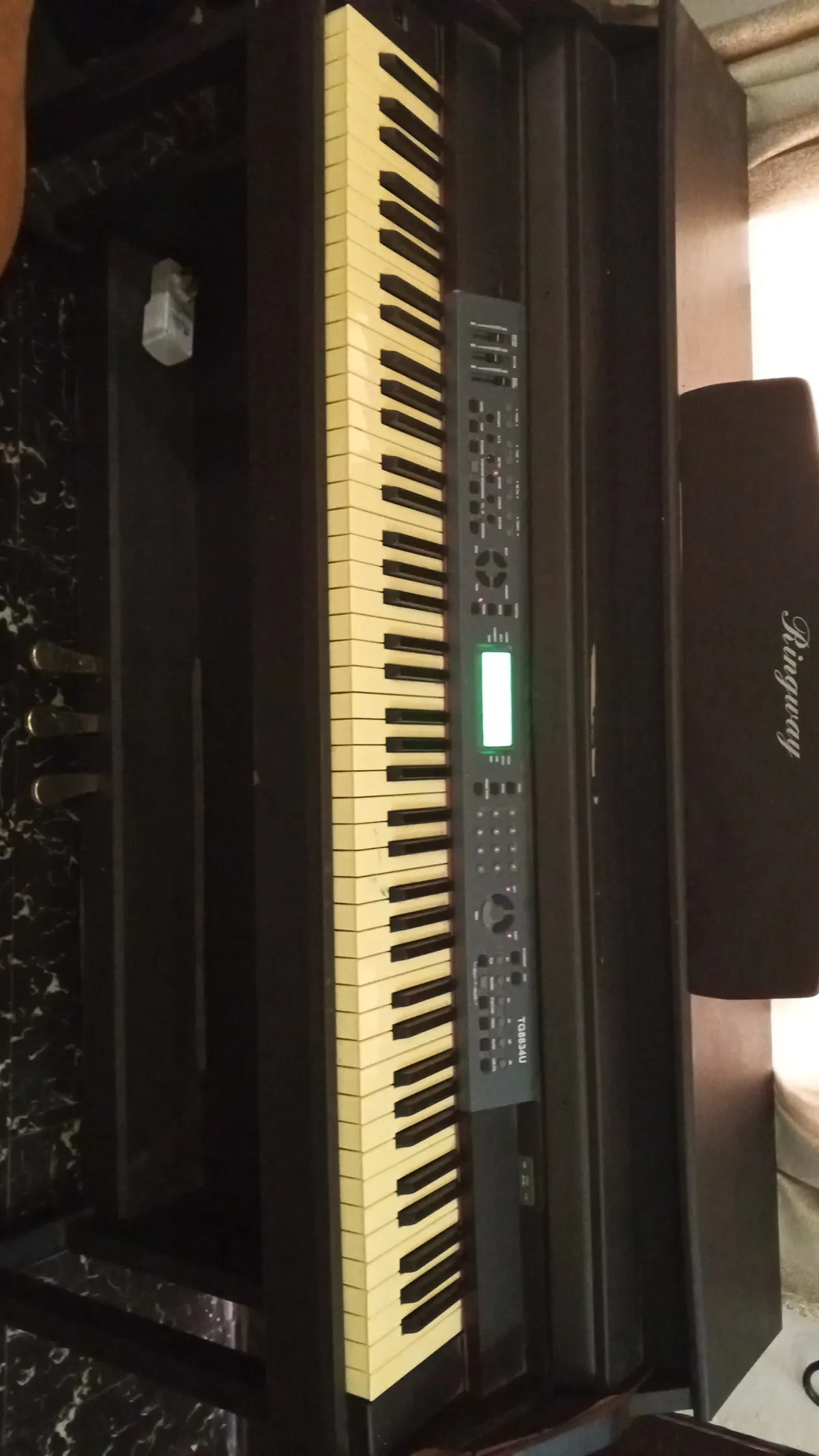 Digital piano - Image 2