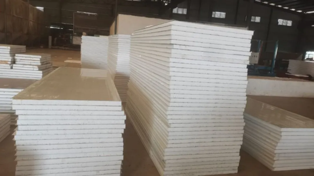 Insulated sandwich panels