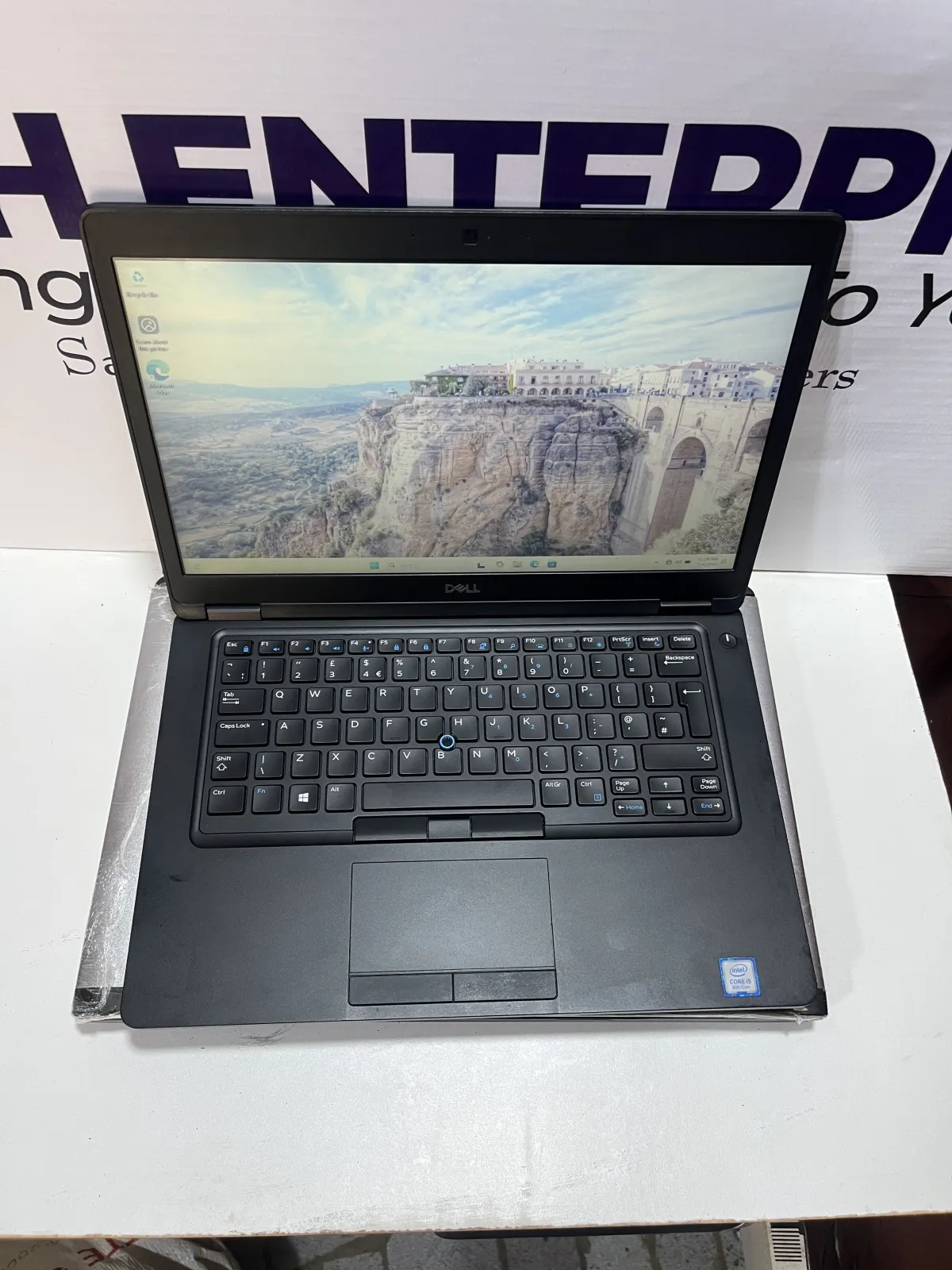 DELL LATITUDE 5490 - Image 5