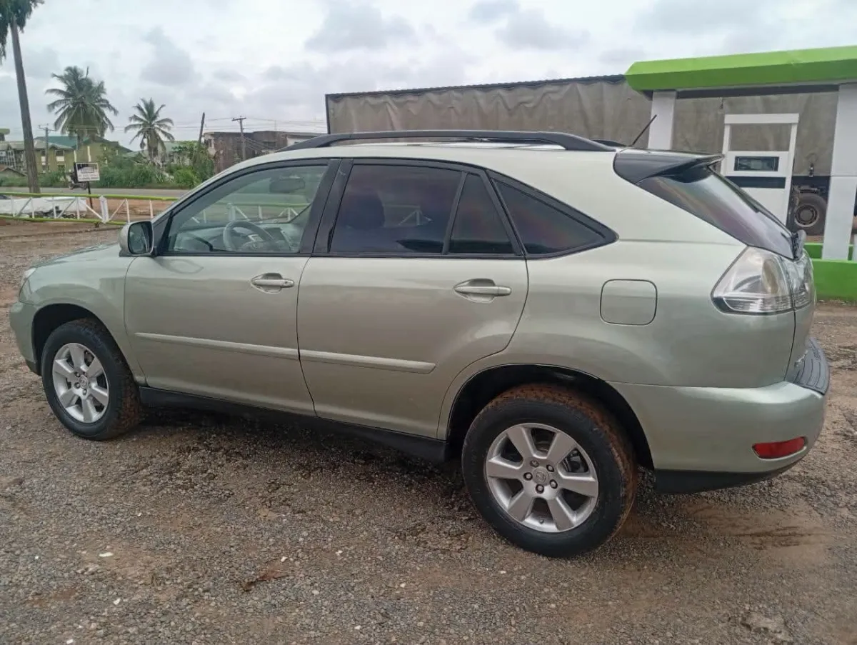 LEXUS RX330 - Image 4