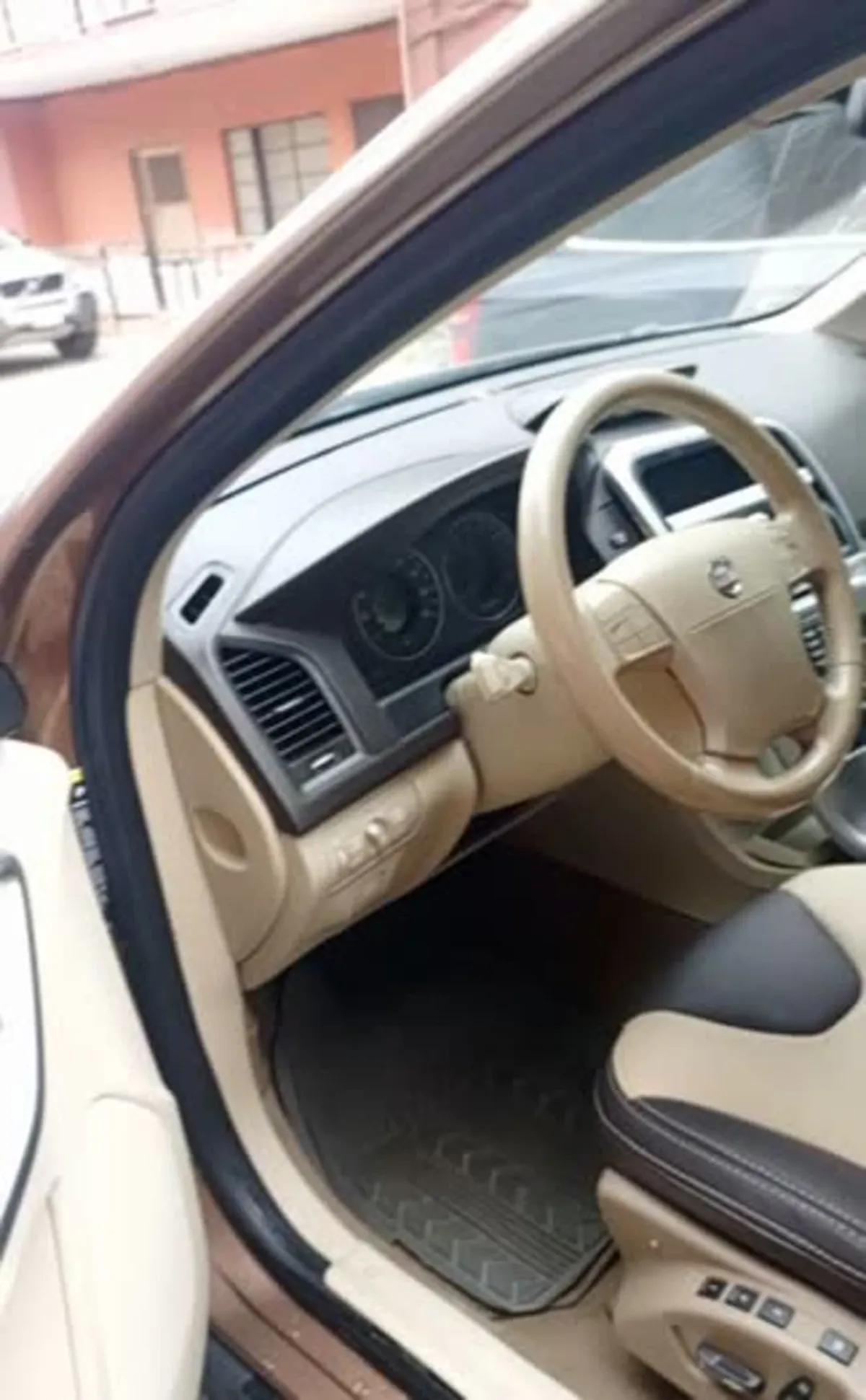 XC60 Volvo - Image 5