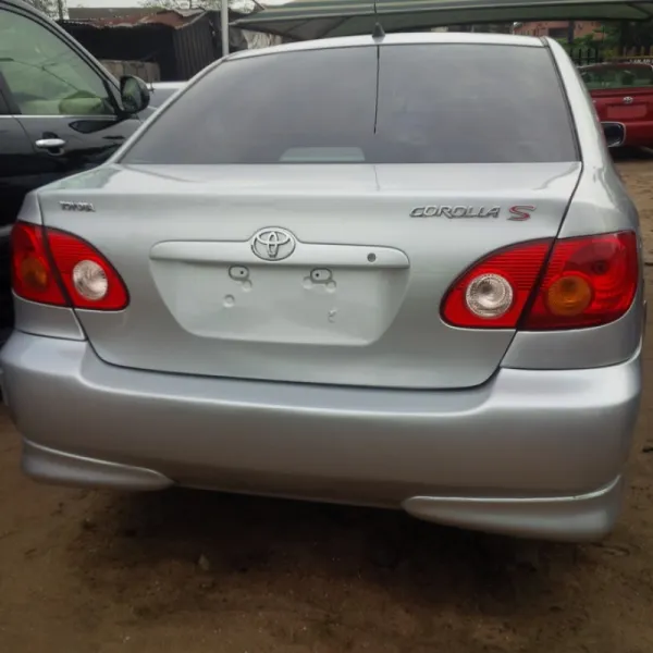 Clean Toyota corolla sport 2004 silver colour