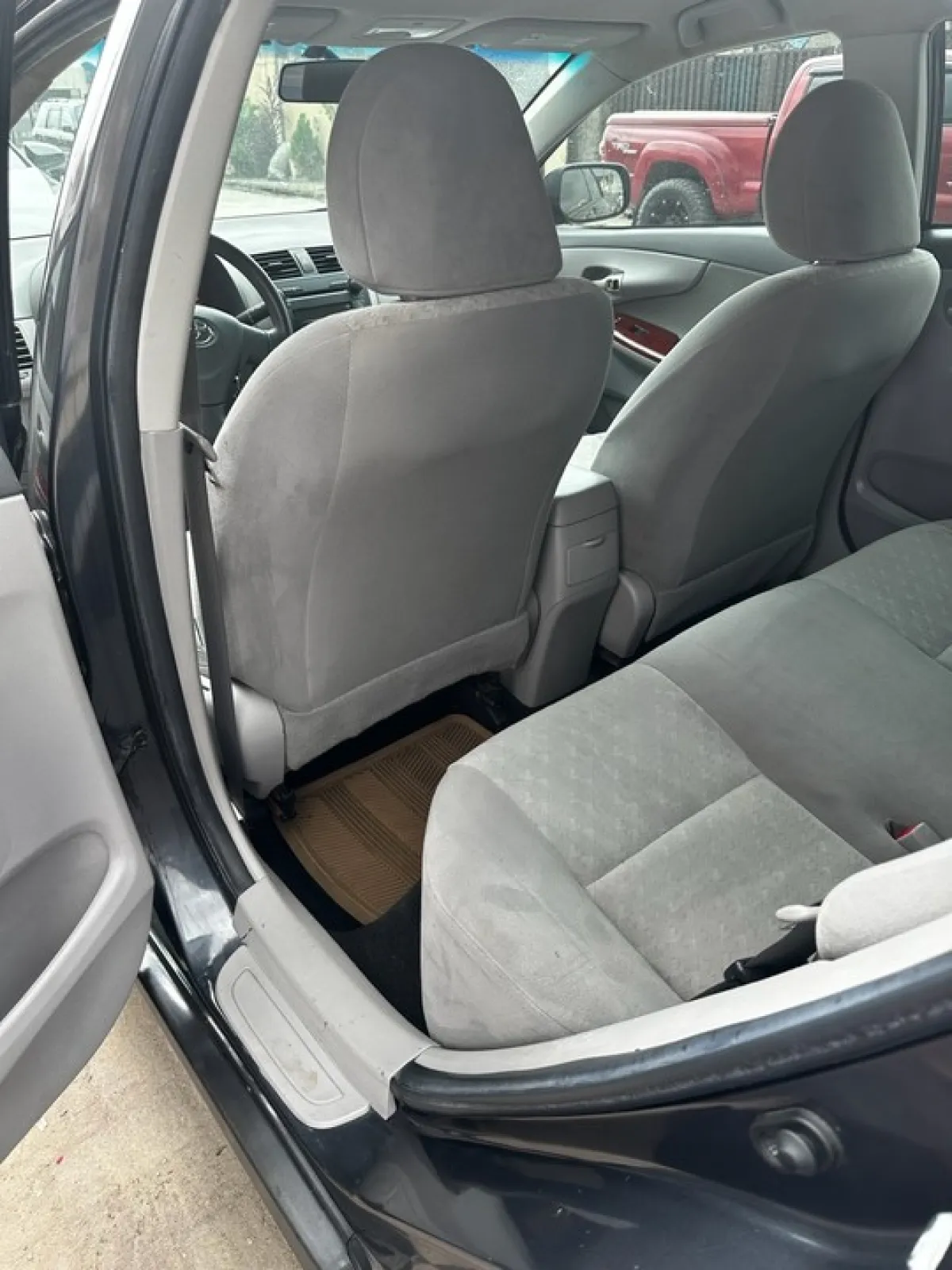Neat Toyota corolla sport gray color - Image 6