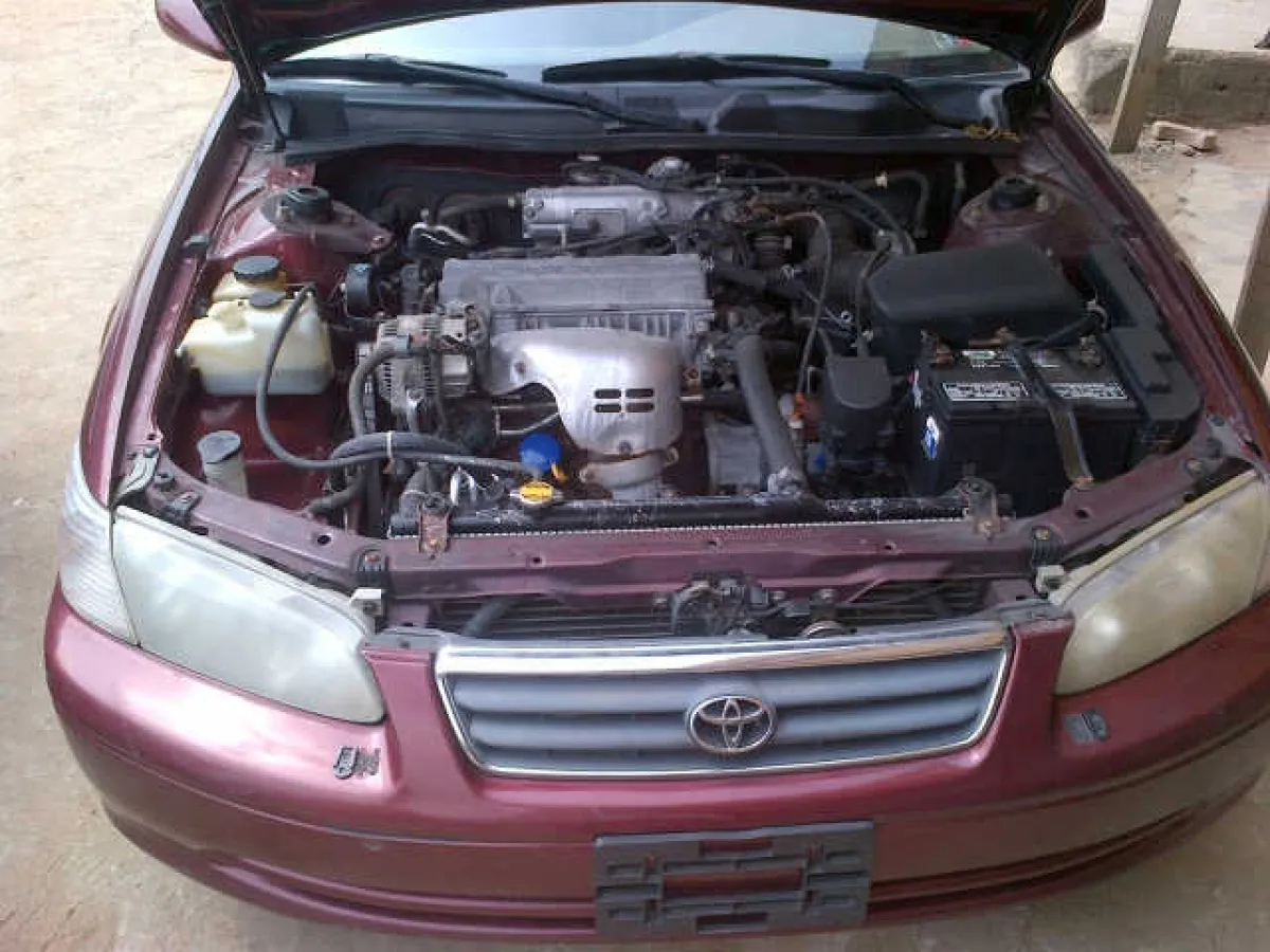 Clean Toyota camry 1999 - Image 4