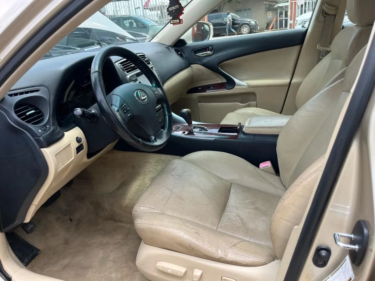 Lexus Is250 for sale gold colour - Image 7