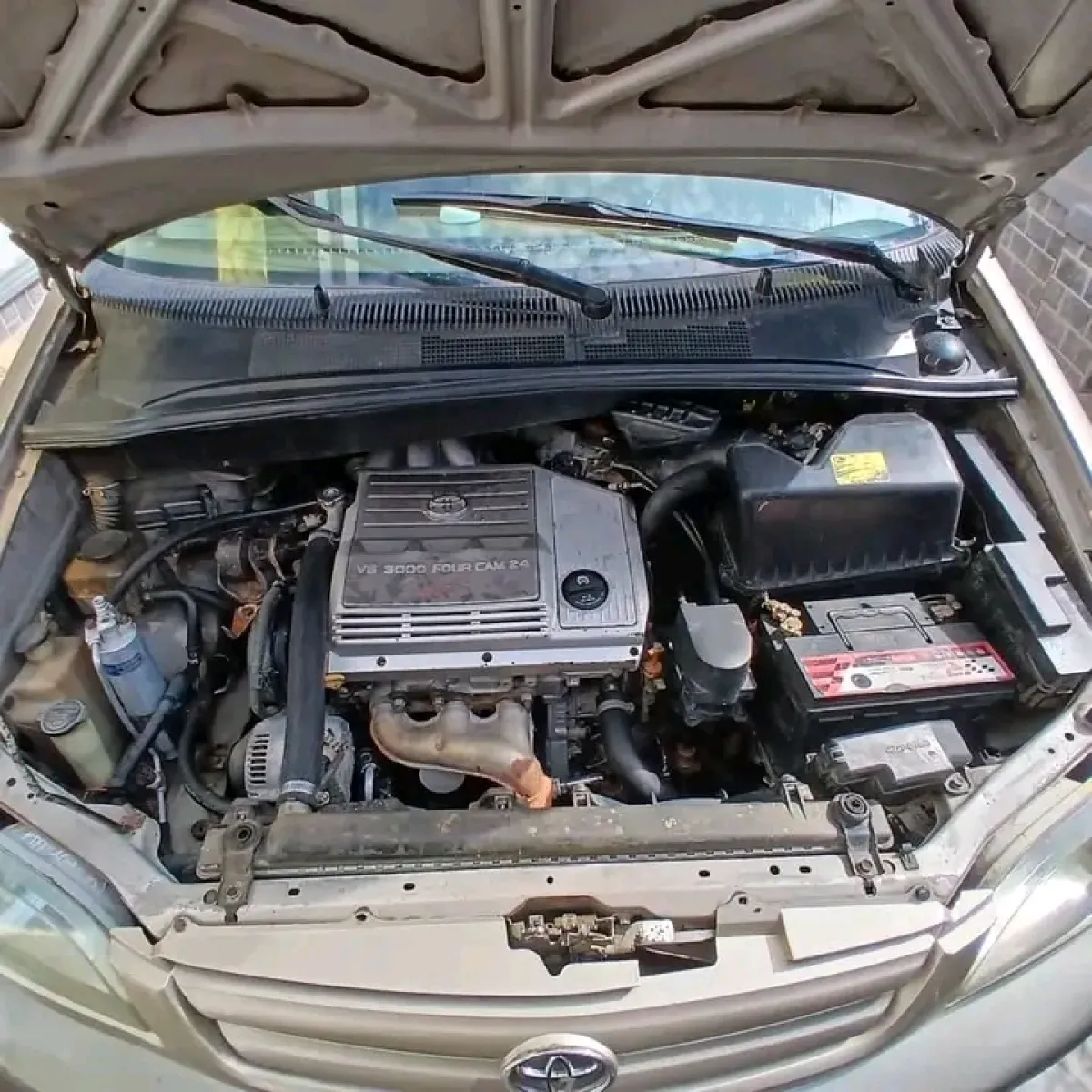 Clean Toyota Sienna 2002 model for sale - Image 4