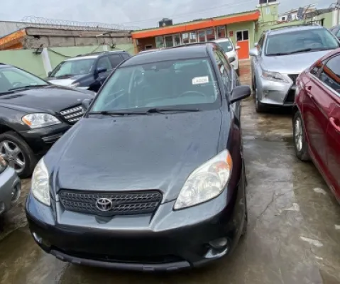 Clean Toyota matrix 2004