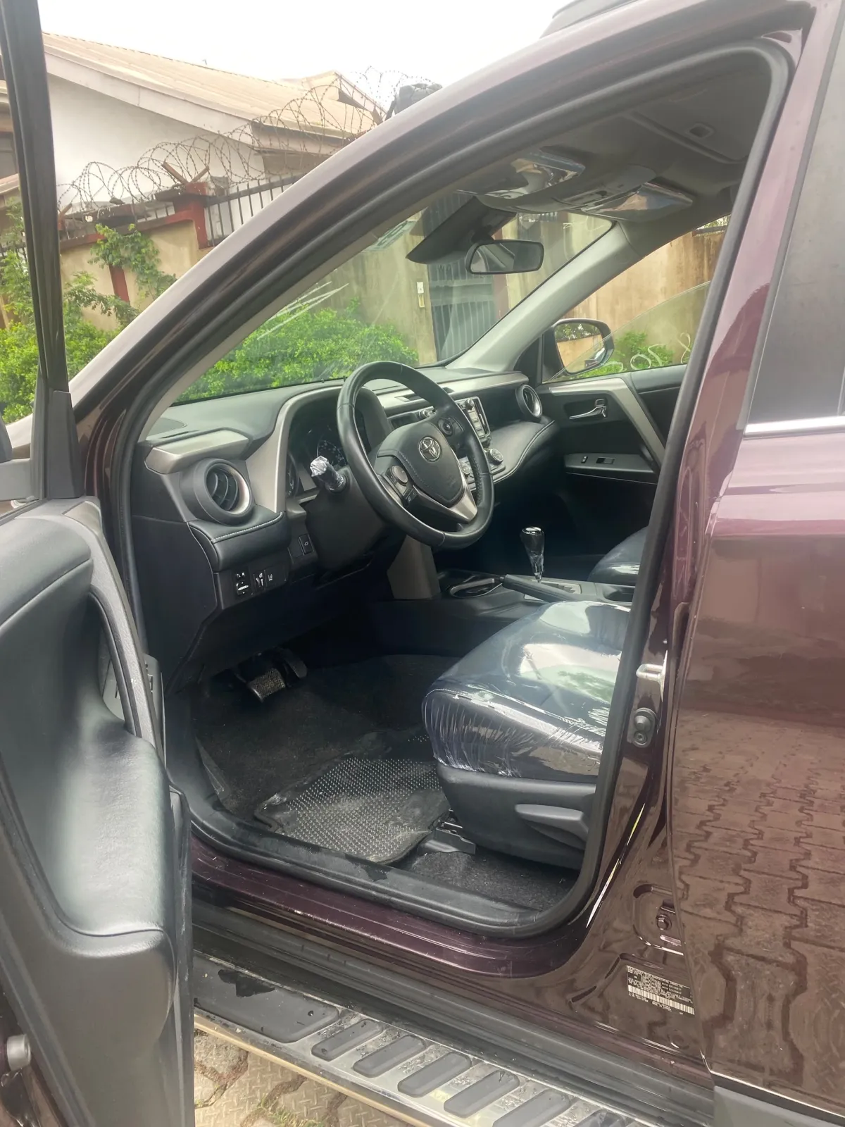 2018 Toyota RAV4 - Image 4