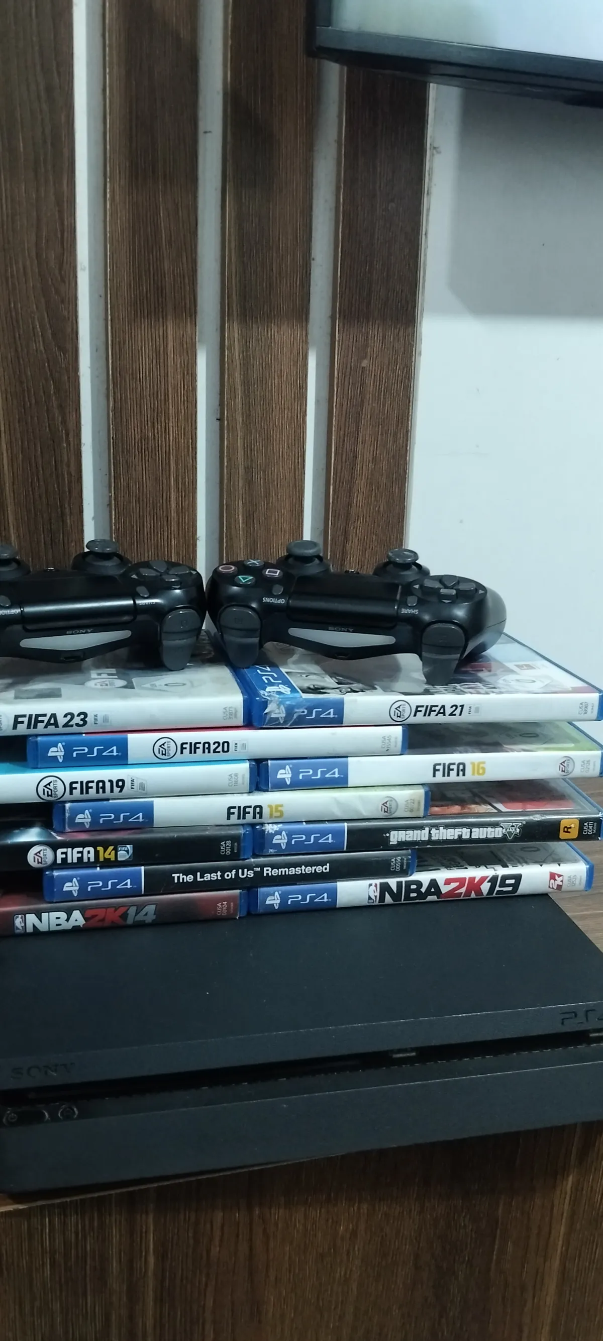 PS4 Slim 500GB Bundle 2 Controllers 11 Games. - Image 5