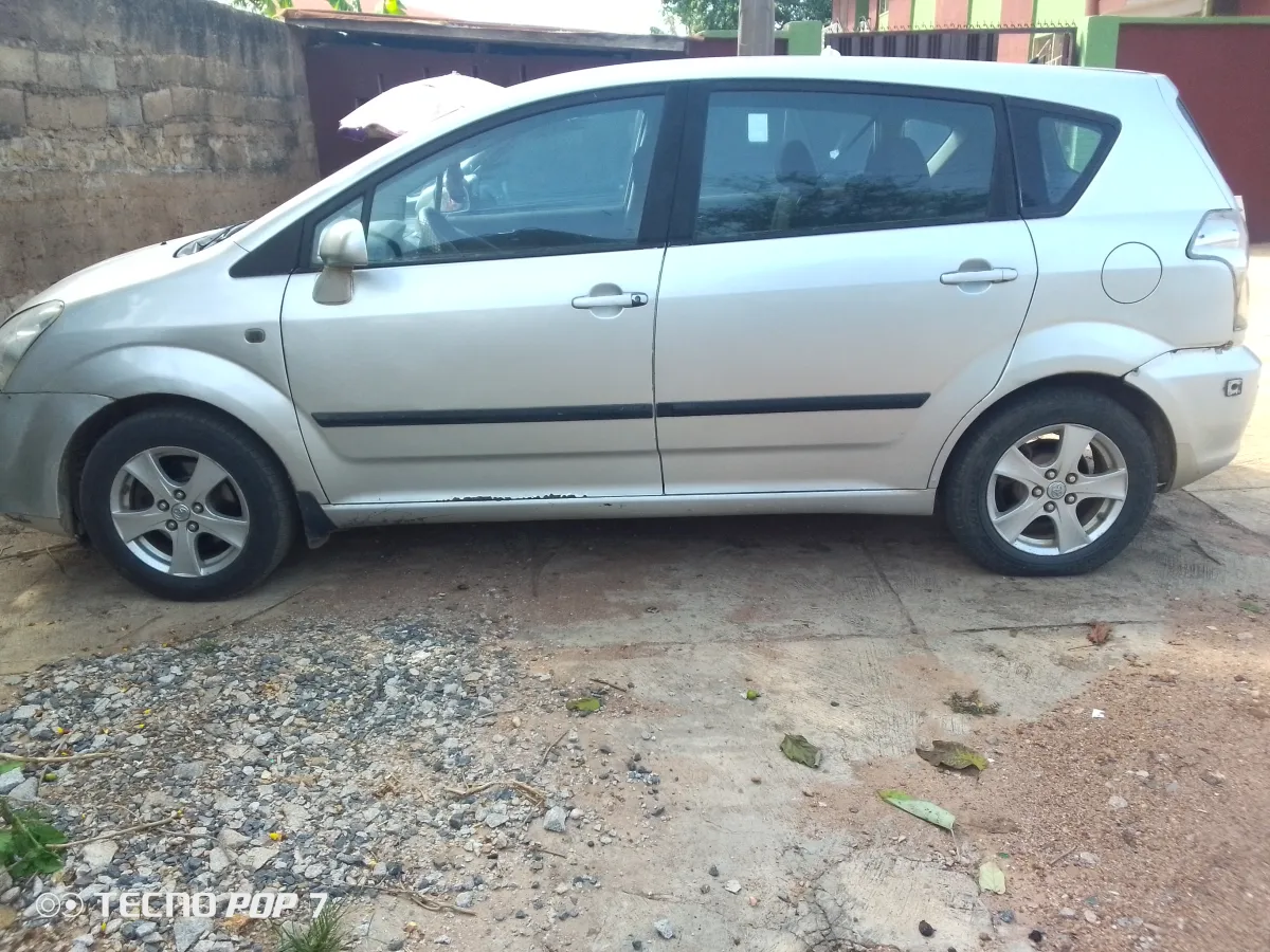 Toyota Corolla Verso Manual gear - Image 2