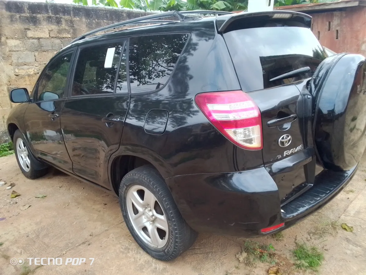 Toyota Rav4 model 2015 - Image 6