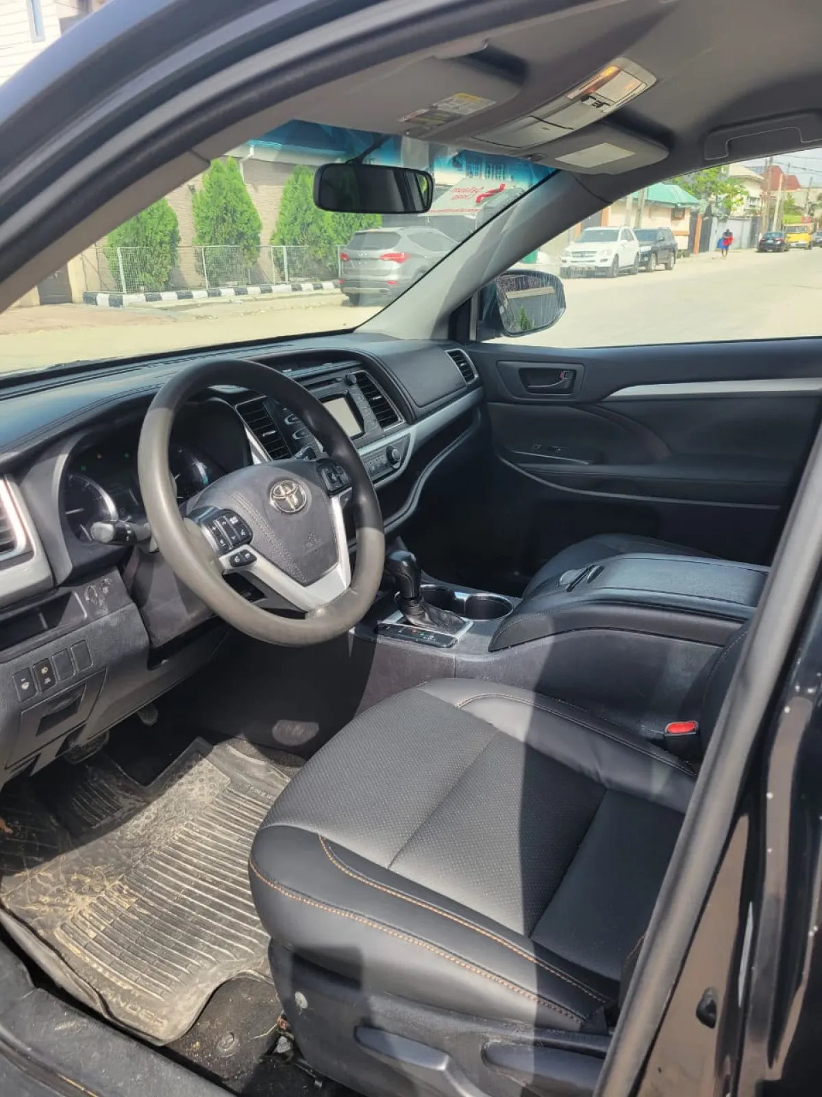 Direct Toks Accident free 2016 upgraded to 2018 Toyota Highlander - Image 10