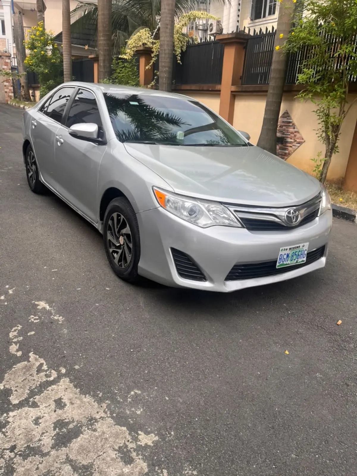 Toyota Camry - Image 4