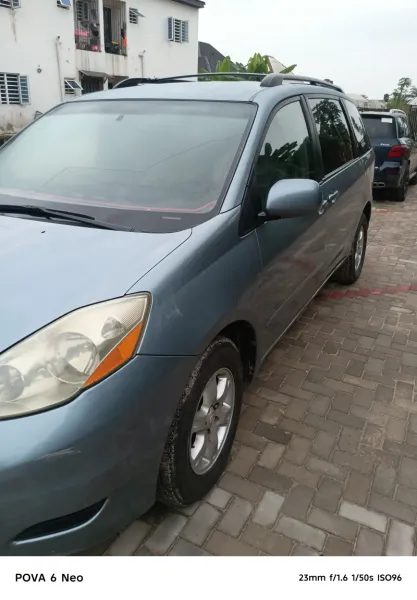 Toyota Sienna 2006