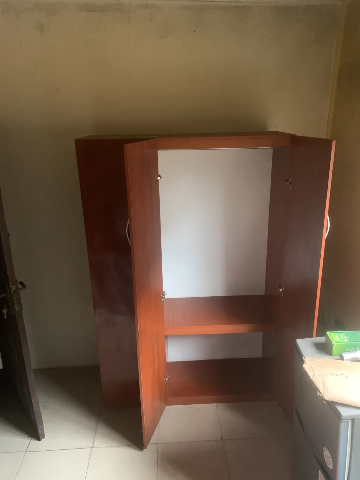 used Wardrobe for sale at Iyano era - Image 2