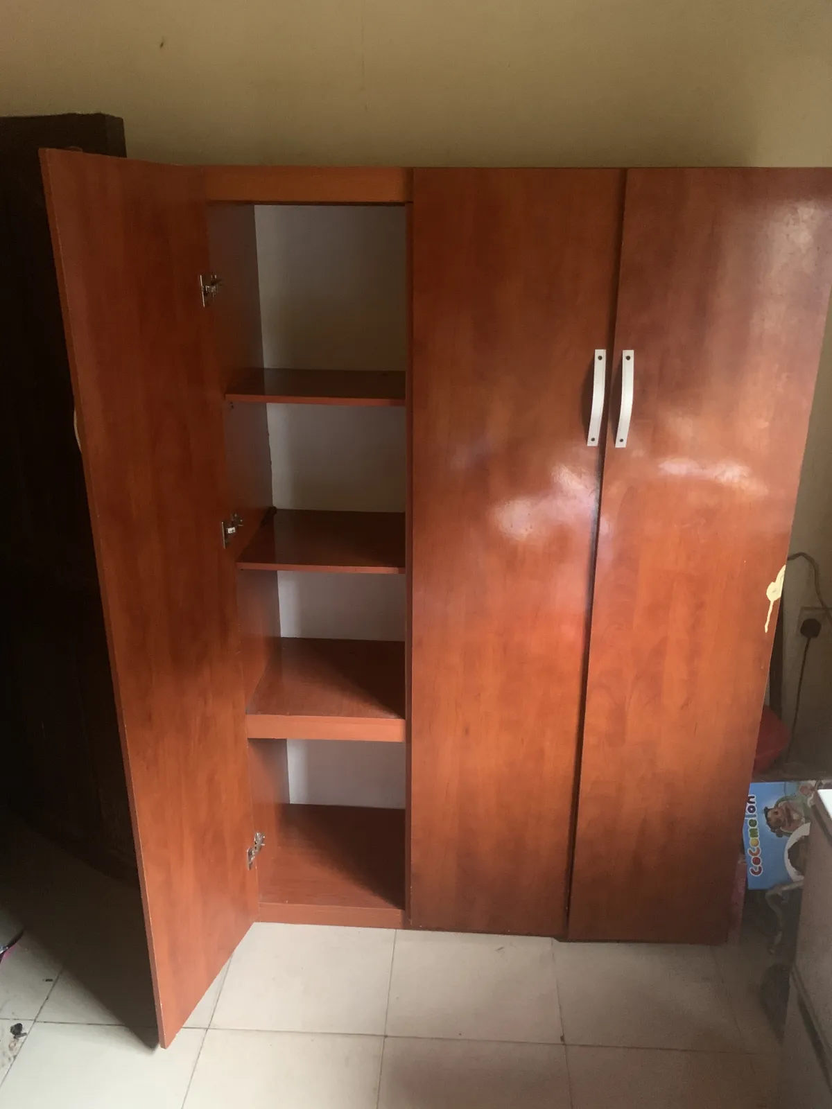 used Wardrobe for sale at Iyano era - Image 3
