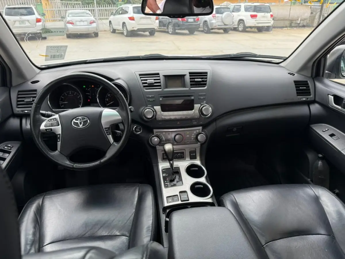 Foriegn Used Toyota Highlander 2012 Model Full Option FOR SALE ‼️‼️ - Image 2