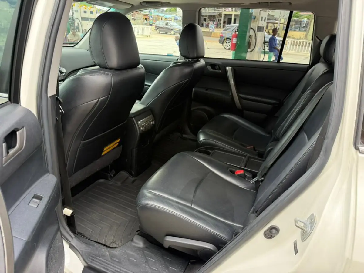 Foriegn Used Toyota Highlander 2012 Model Full Option FOR SALE ‼️‼️ - Image 6