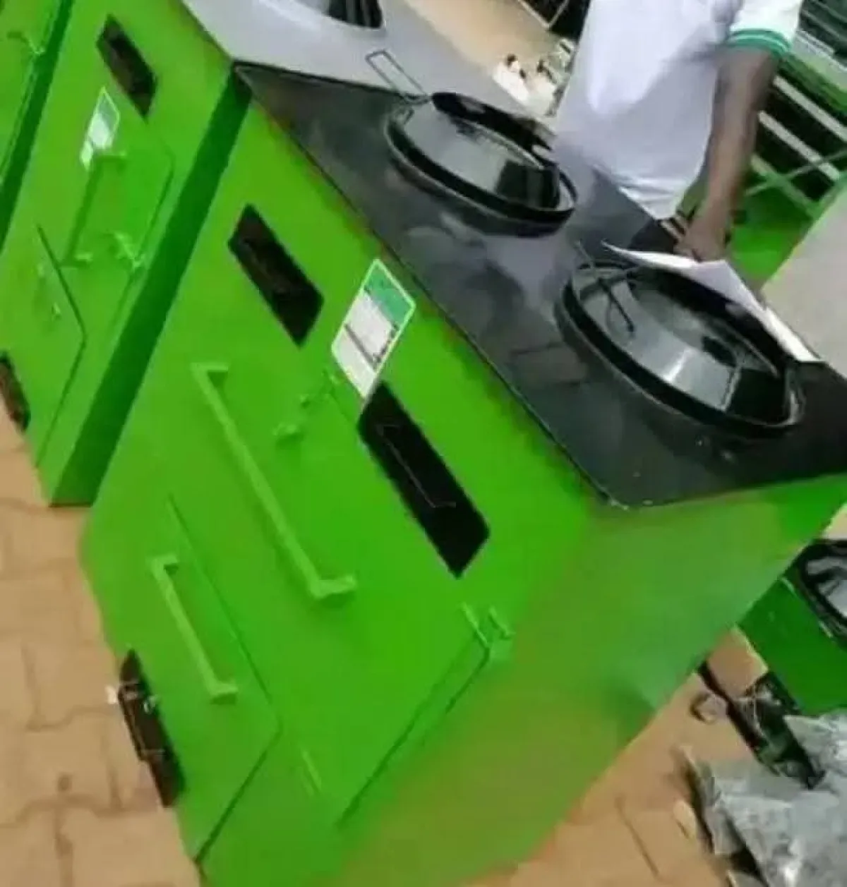 Double Burner With Oven - Image 1
