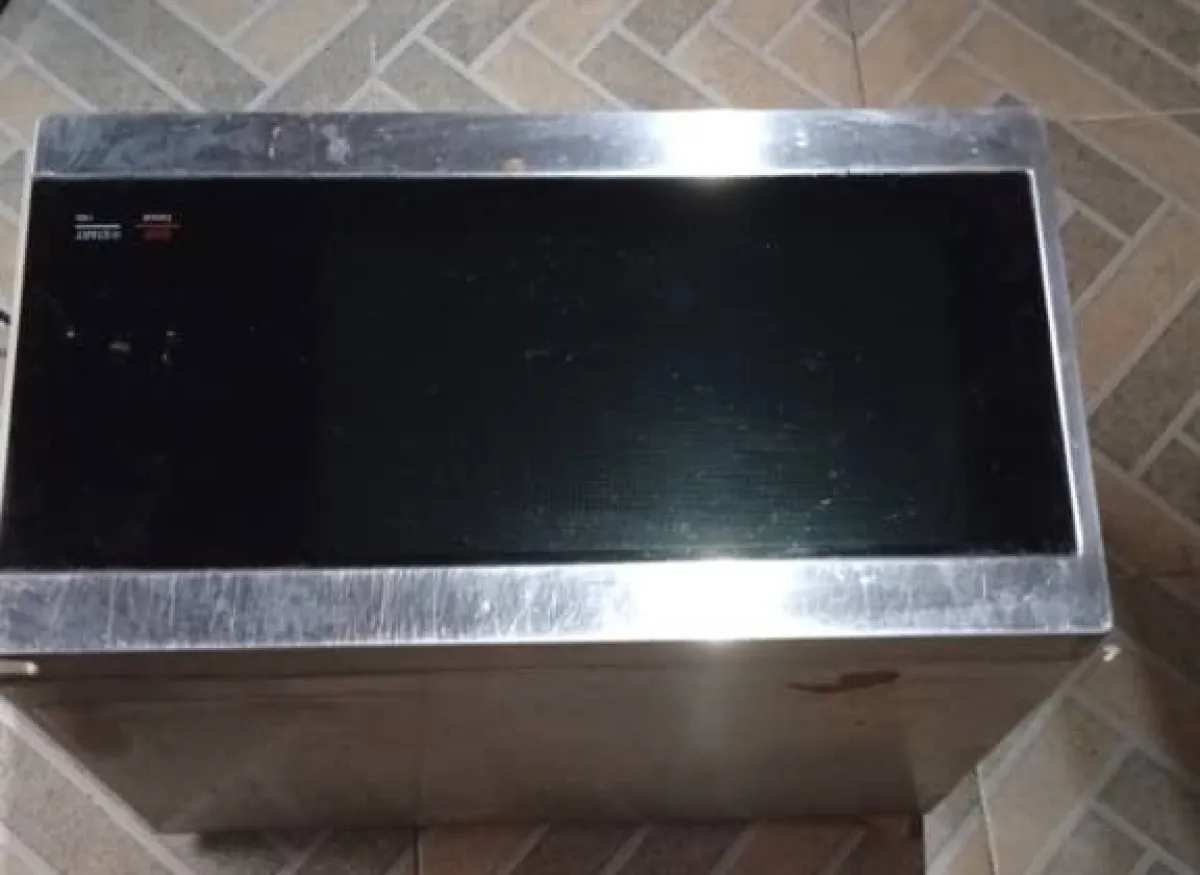 Microwave - Image 1