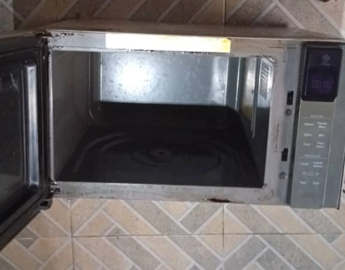 Microwave - Image 2
