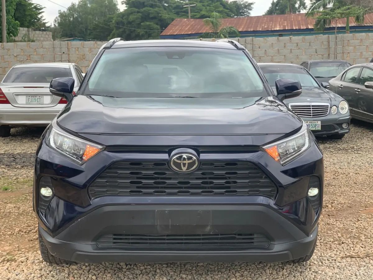 Toyota RAV4 XLE 2020 - Image 1