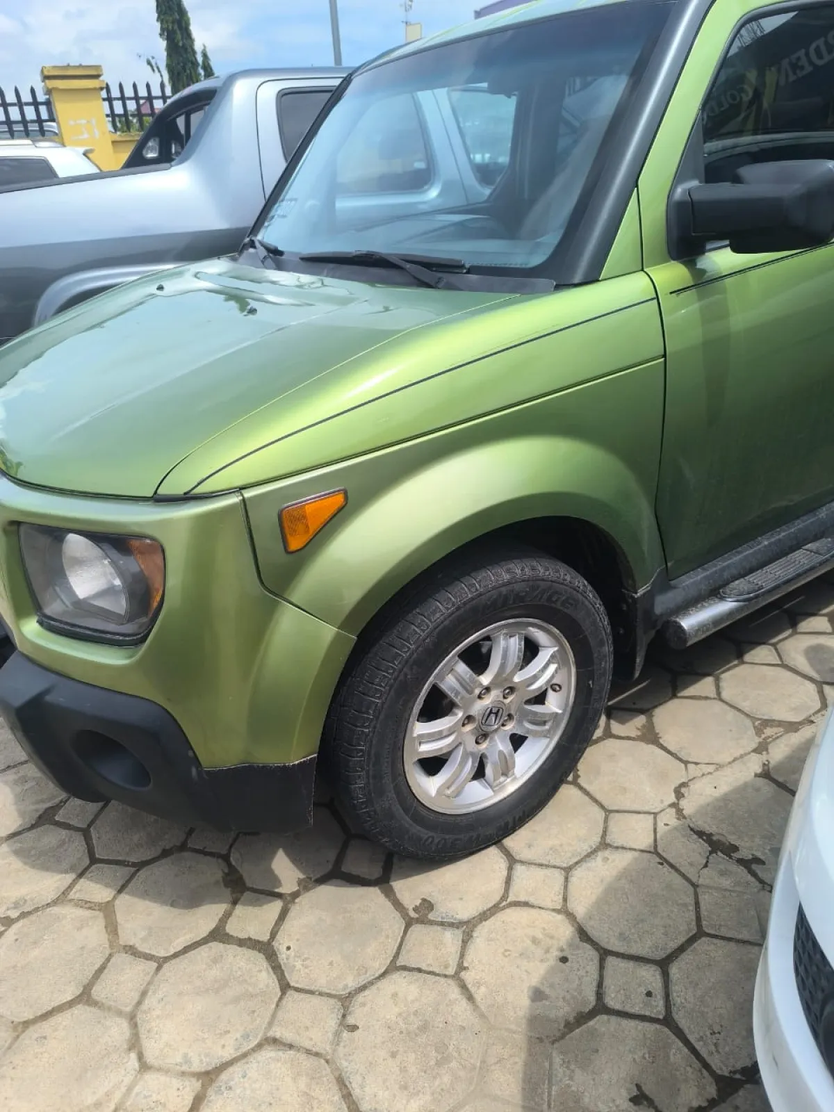 NEATLY USED HONDA ELEMENT 2006 MODEL - Image 3