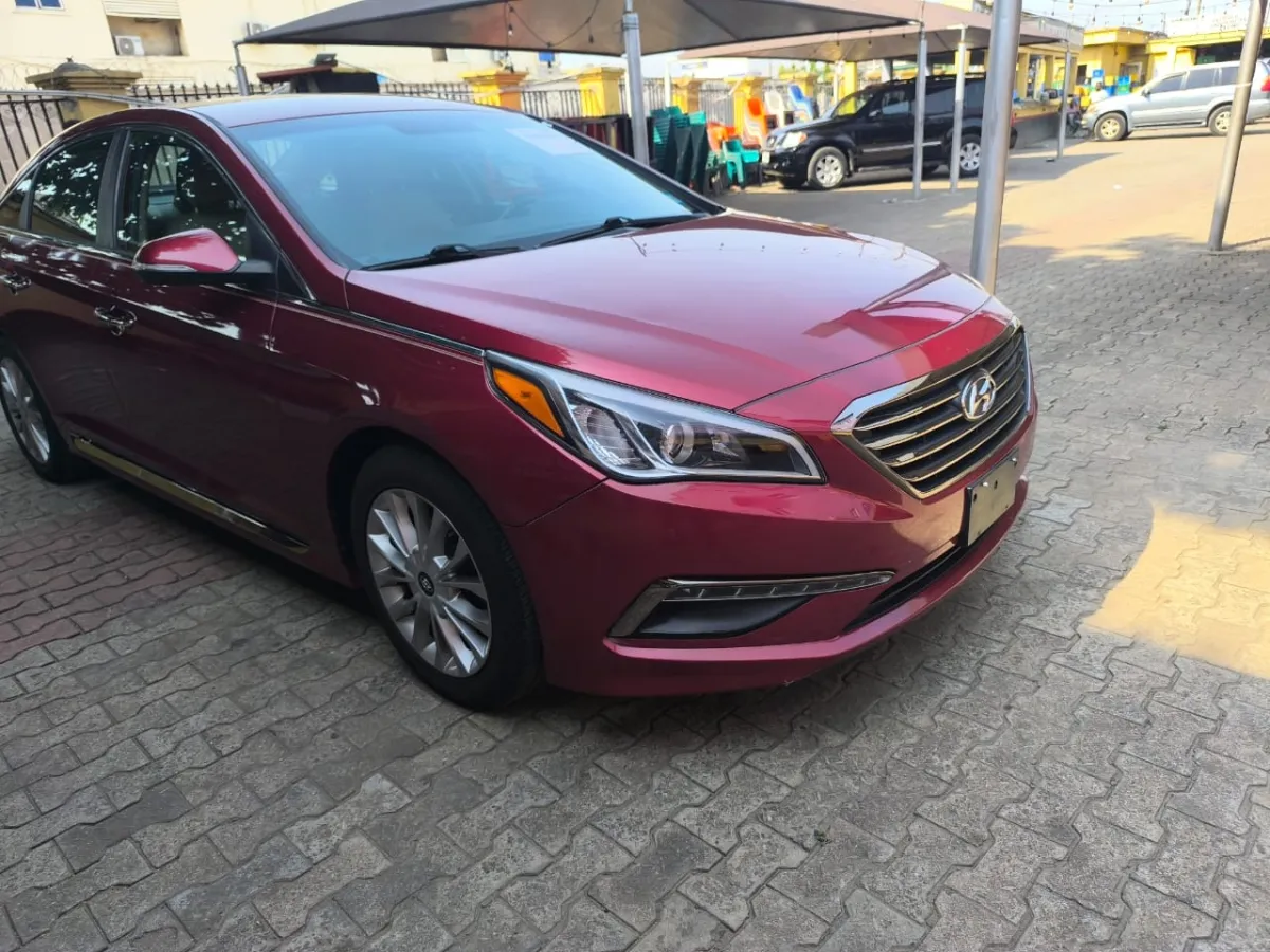 TOKUNBO HYUNDAI SONATA LIMITED 2015 MODEL FULL OPTION - Image 2