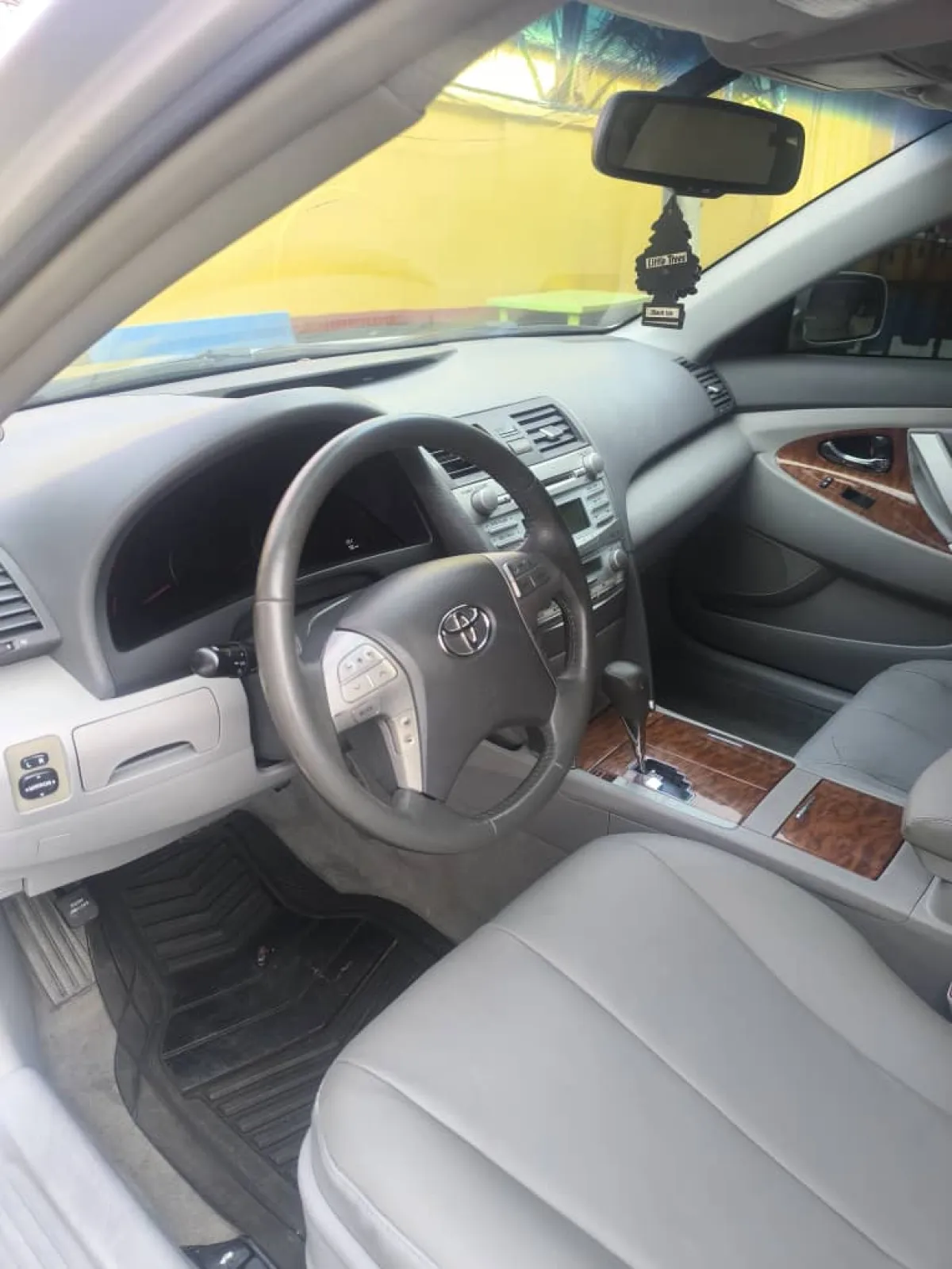 TOKUNBO TOYOTA CAMRY XLE 2009 MODEL FULL OPTION - Image 4