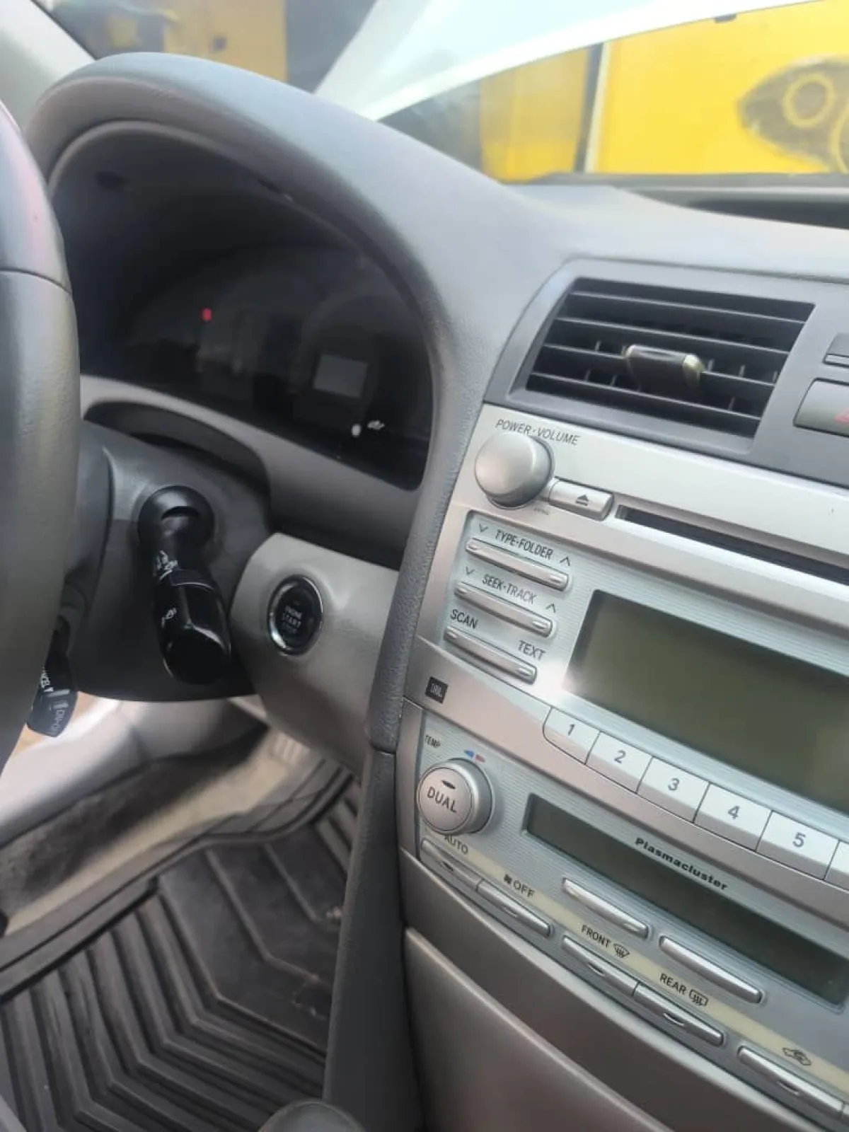 TOKUNBO TOYOTA CAMRY XLE 2009 MODEL FULL OPTION - Image 5