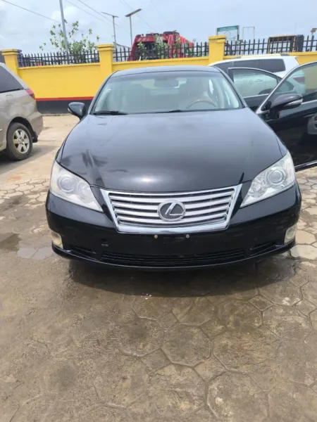 NEATLY USED LEXUS ES350 2010 MODEL FULL OPTION
