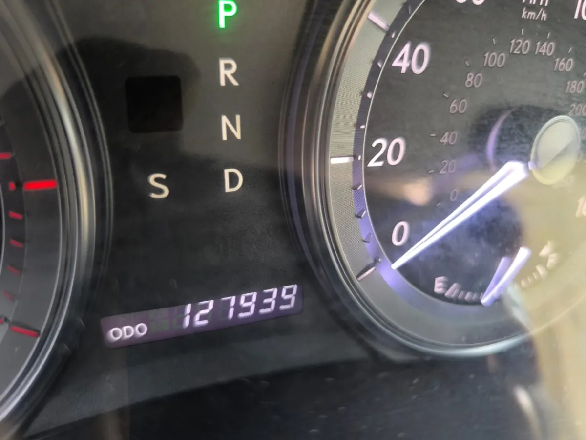 NEATLY USED LEXUS ES350 2010 MODEL FULL OPTION - Image 6