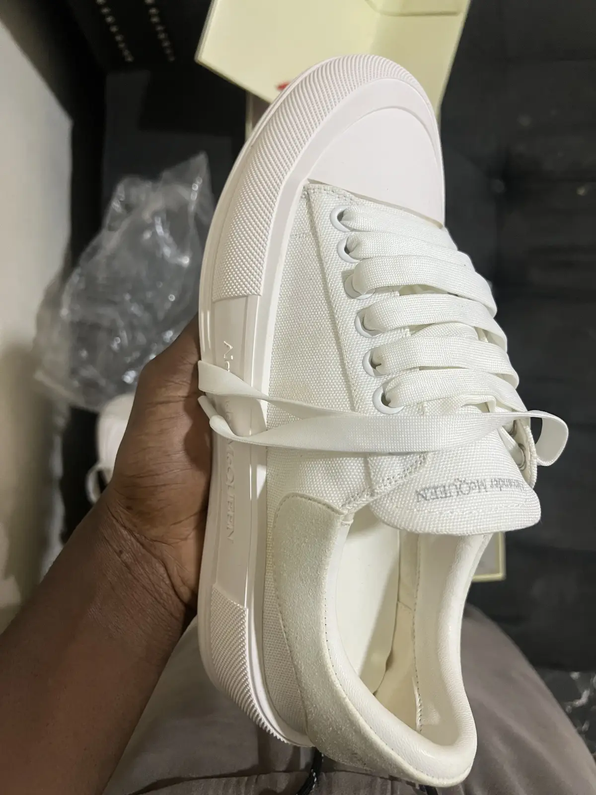 Trendy Lightweight Sneakers for Men Breathable & Comfortable Everyday Wear - Image 6