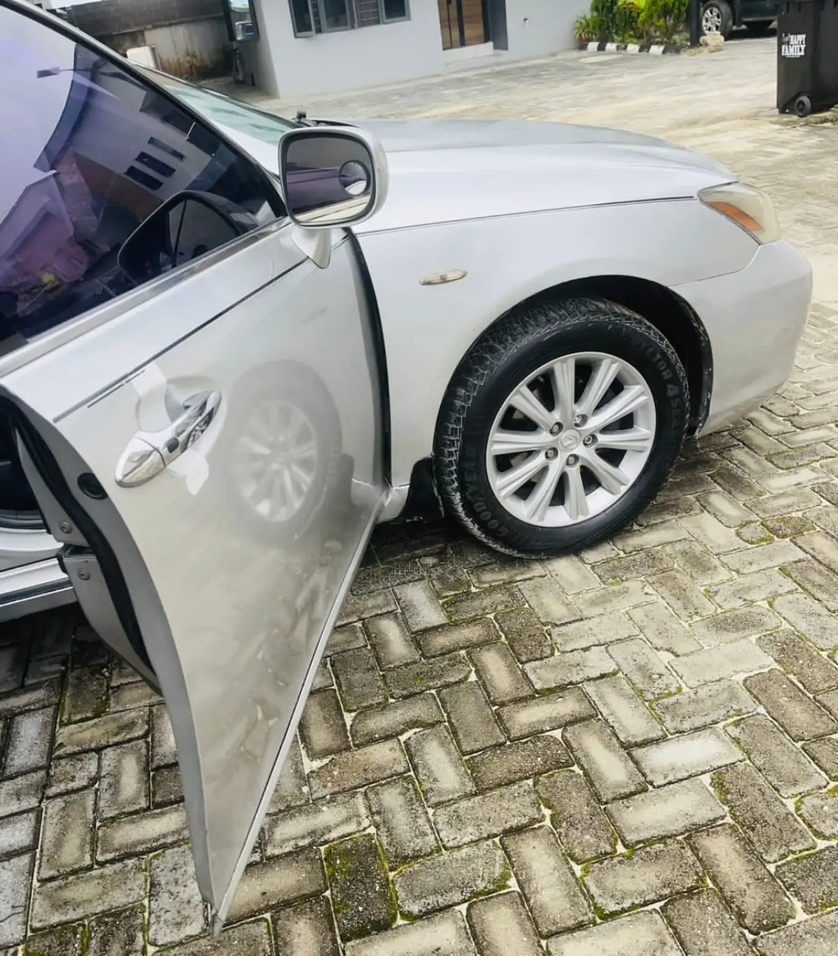 2008 ES 350 - Image 2