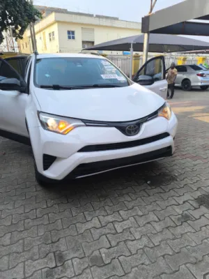 TOKUNBO TOYOTA RAV4 LE 2017 MODEL