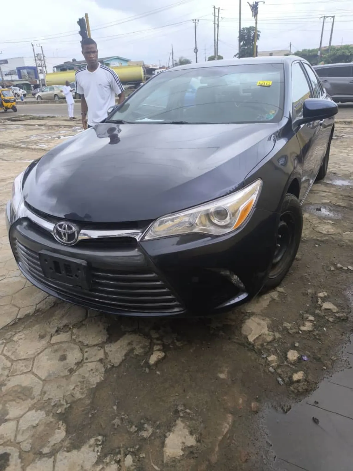 TOKUNBO TOYOTA CAMRY LE 2017 MODEL - Image 1