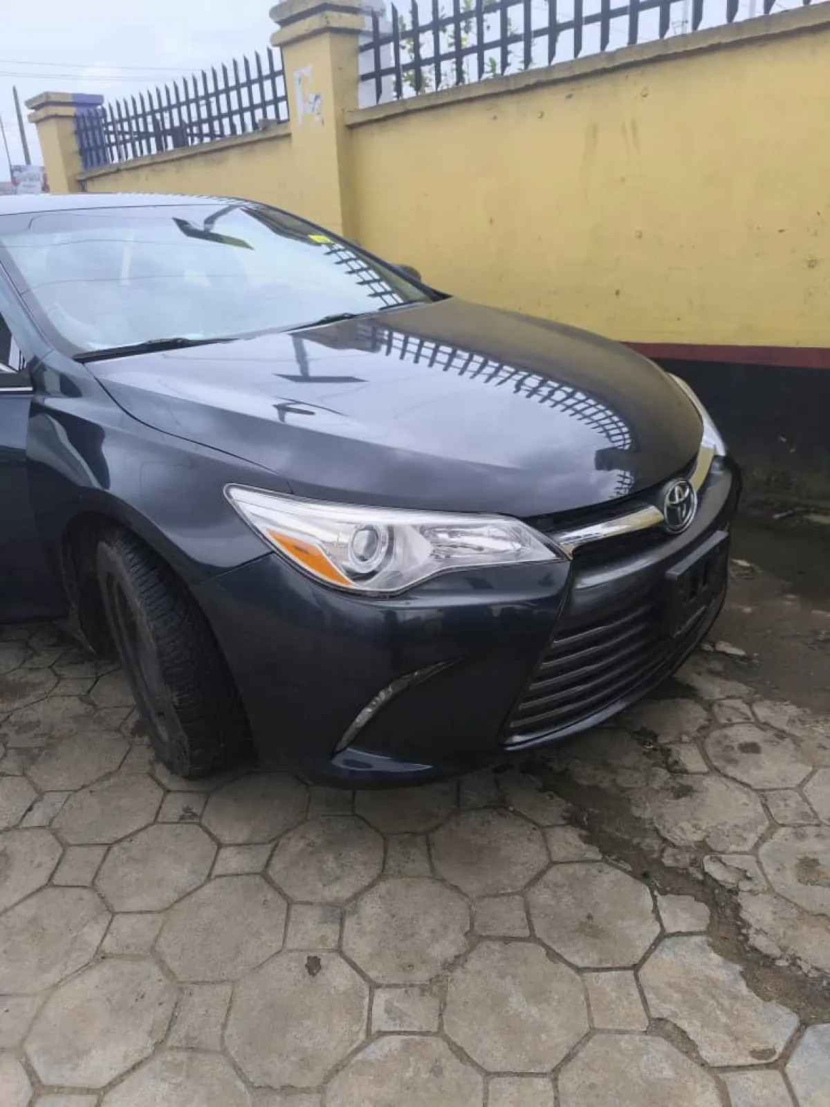 TOKUNBO TOYOTA CAMRY LE 2017 MODEL - Image 2