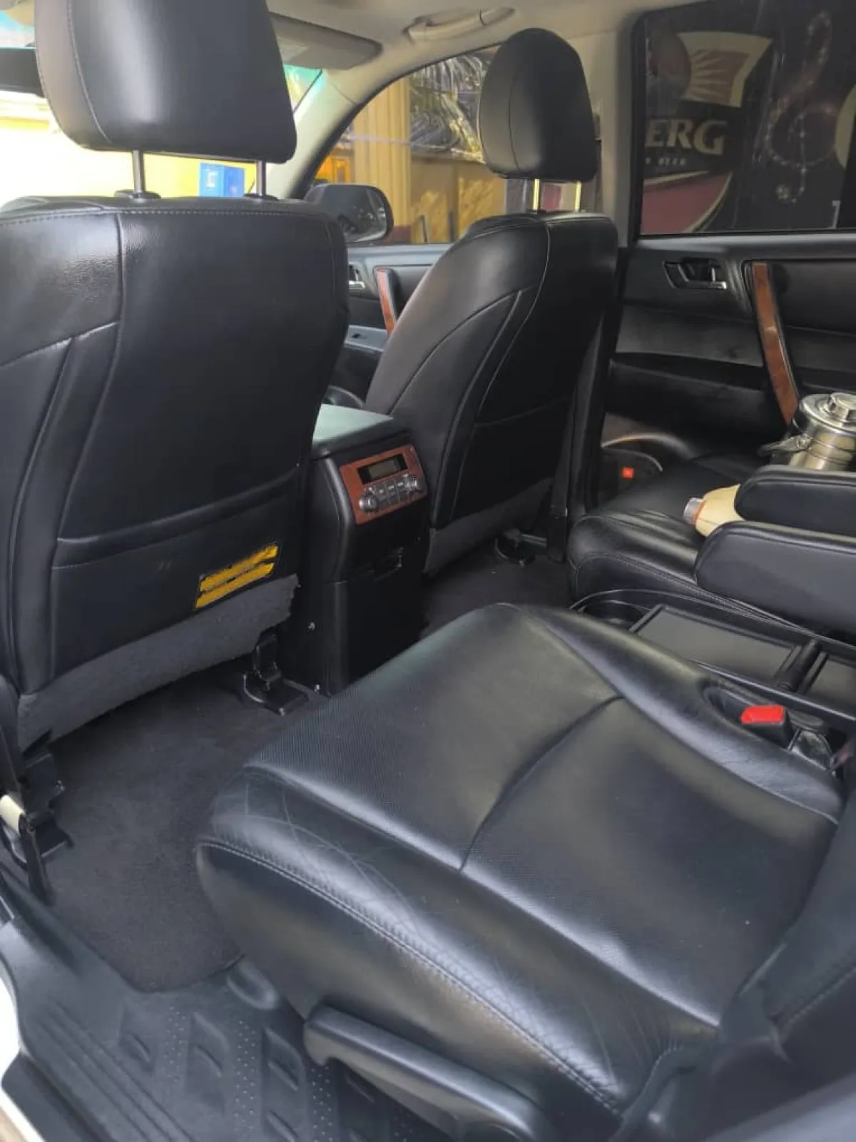 TOKUNBO TOYOTA HIGHLANDER LIMITED 2011 MODEL FULL OPTION - Image 6