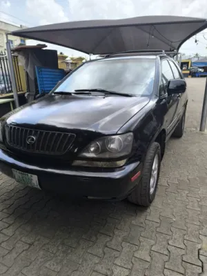 NEATLY USED LEXUS RX300 2002 MODEL