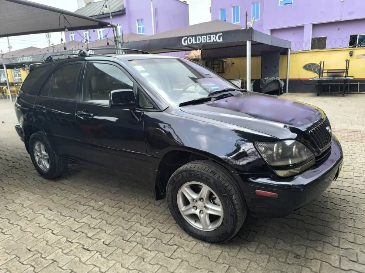 NEATLY USED LEXUS RX300 2002 MODEL - Image 7