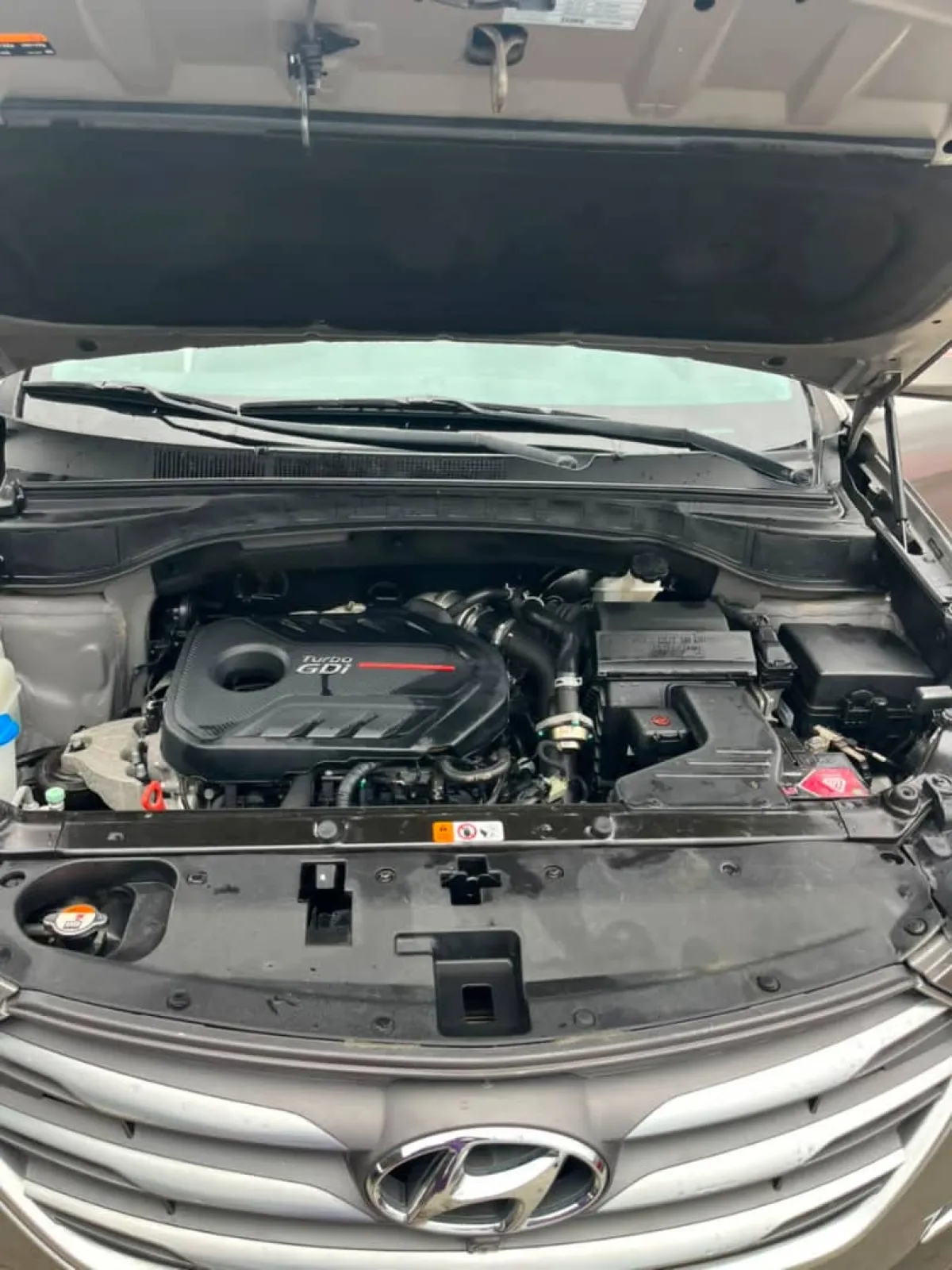 TOKUNBO HYUNDAI SANTA-FE SPORTS 2018 MODEL FULL OPTION - Image 4