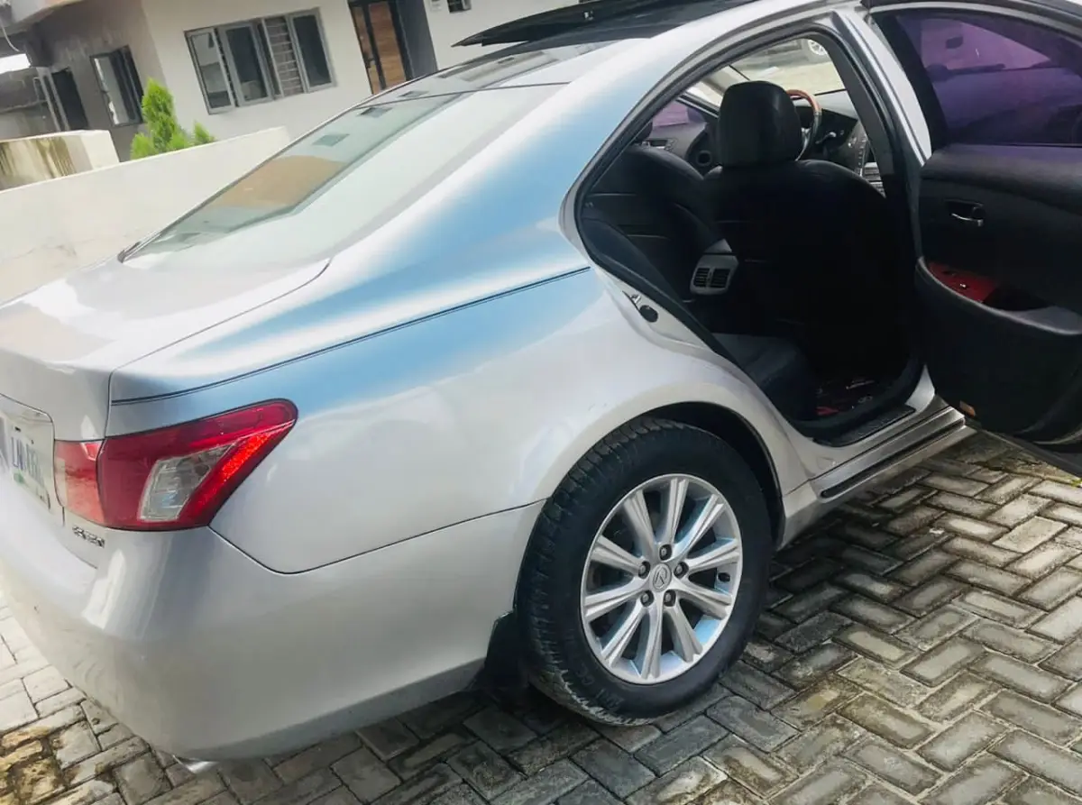 2008 ES 350 - Image 11