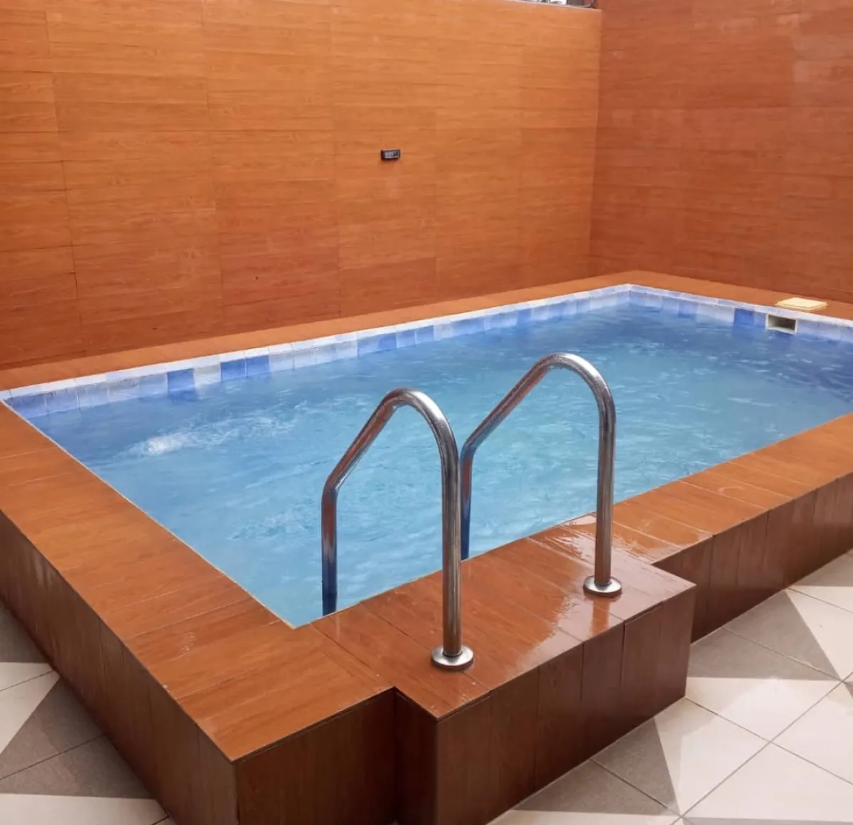 Swimming pool - Image 4