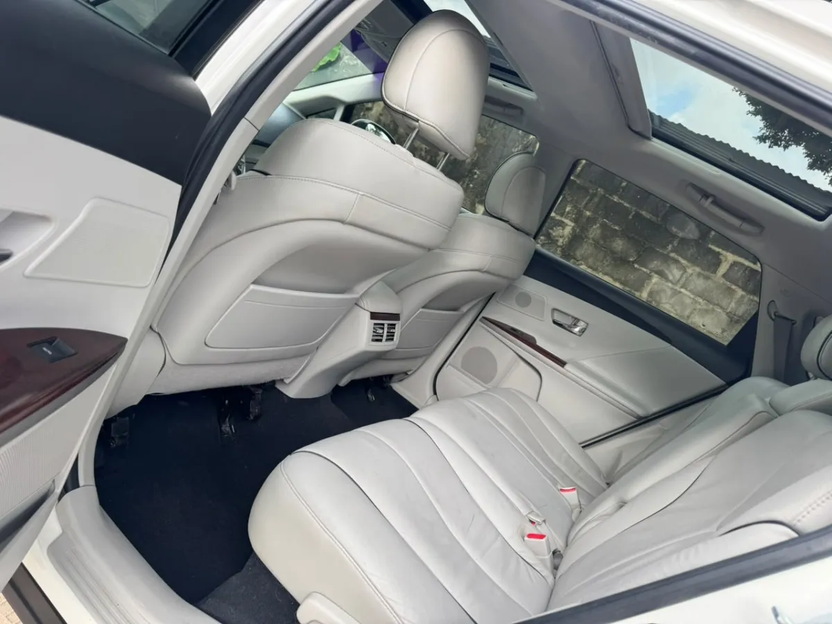 Foreign Used Toyota Venza 2010 Fullest Option XLE - Image 9