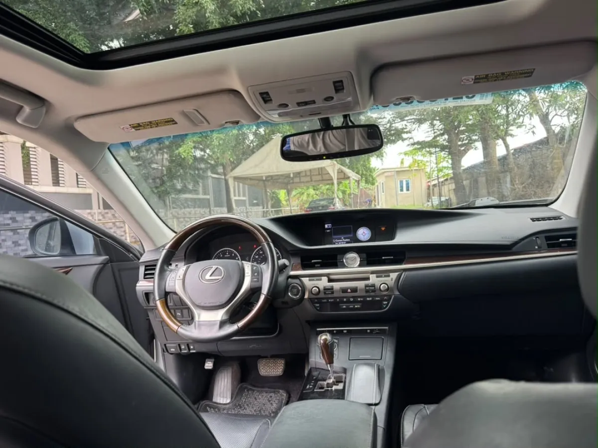 Foreign Used Lexus ES350 2014 Full Option FWD - Image 4