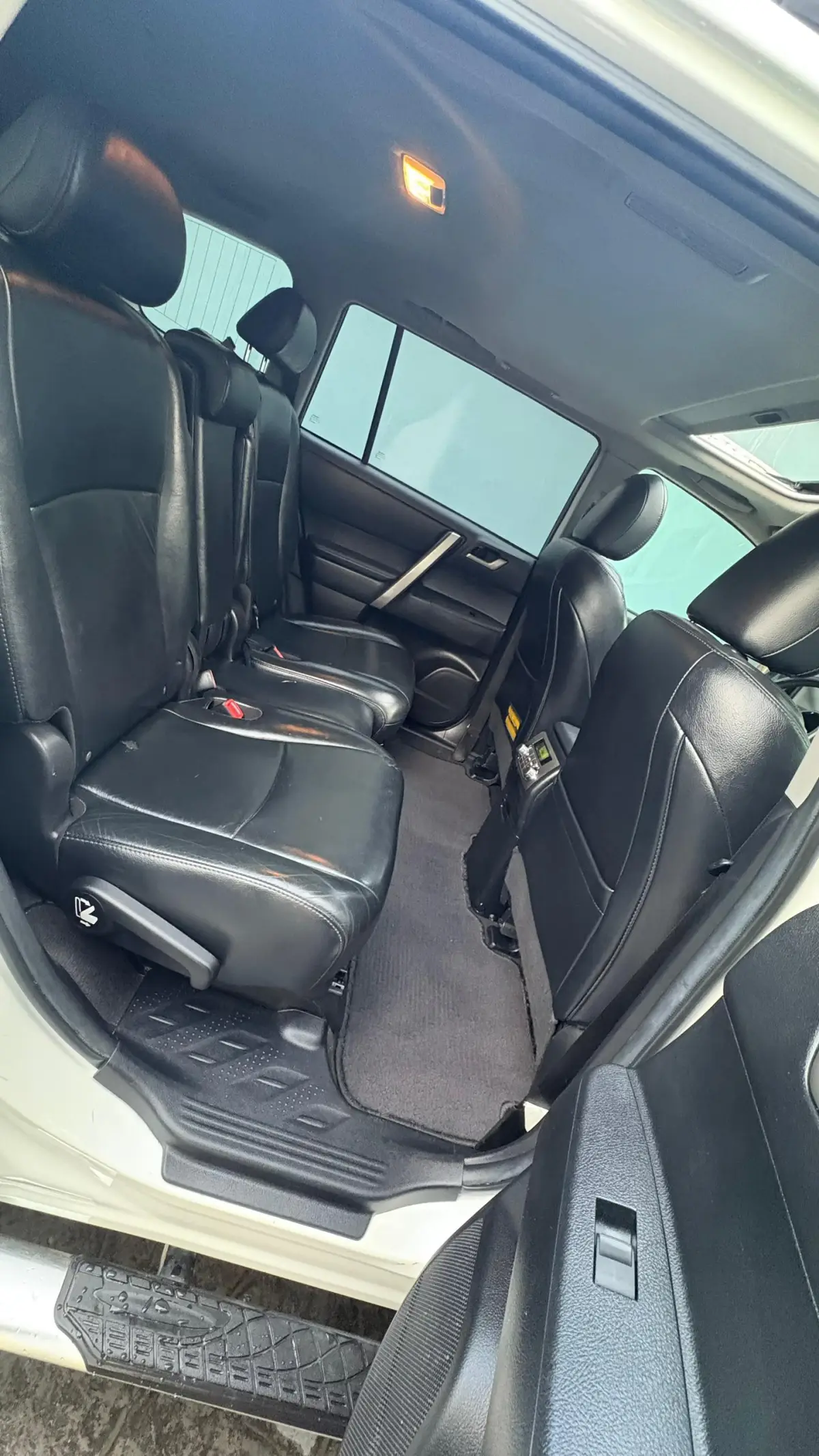 Foriegn Used Toyota Highlander AWD 013 Model Luxury Edition FOR SALE ‼️ - Image 4